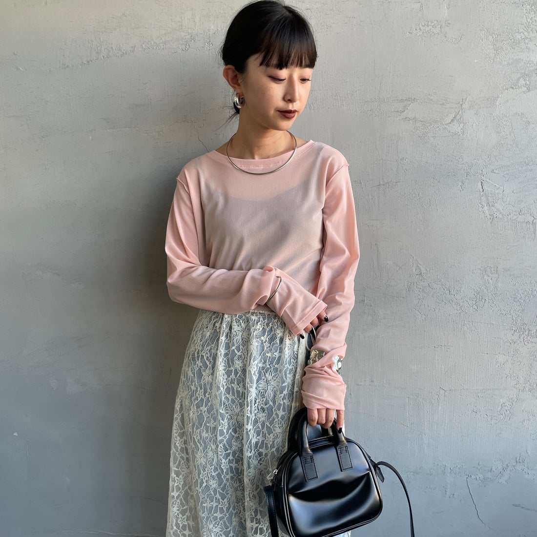 nenom [ネノム] クルーネック シアーカットソー [NE25112034] 41 PINK &&モデル身長：150cm 着用サイズ：F&&