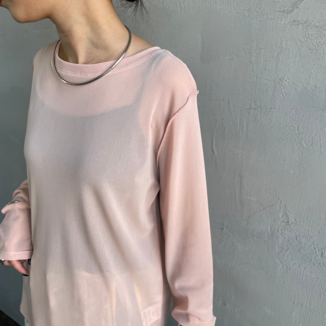 nenom [ネノム] クルーネック シアーカットソー [NE25112034] 41 PINK &&モデル身長：150cm 着用サイズ：F&&