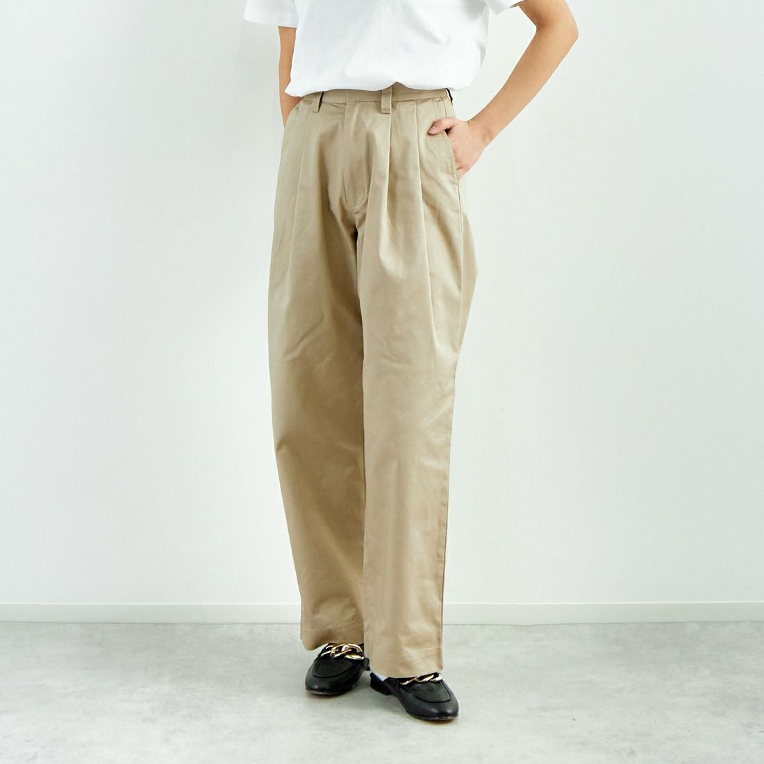 Jeans Factory Clothes [ジーンズファクトリークローズ] 2タックチノパンツ [IN13-PT-5] ﾍﾞｰｼﾞｭ &&モデル身長：160cm 着用サイズ：M&&