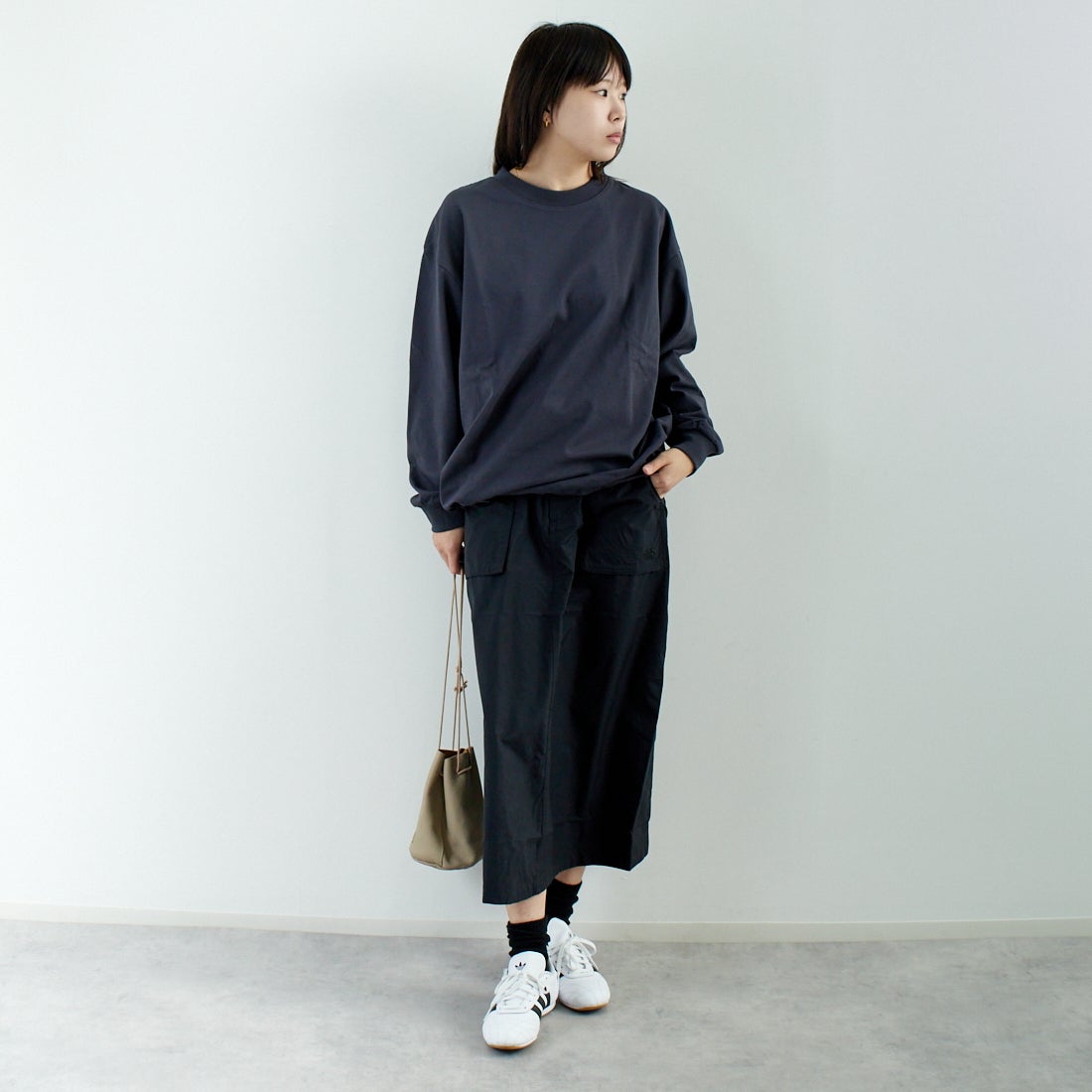 SLICK [スリック] MVS天竺 ロングスリーブドロストTシャツ [5155848] 720 COAL B &&モデル身長：167cm 着用サイズ：0&&