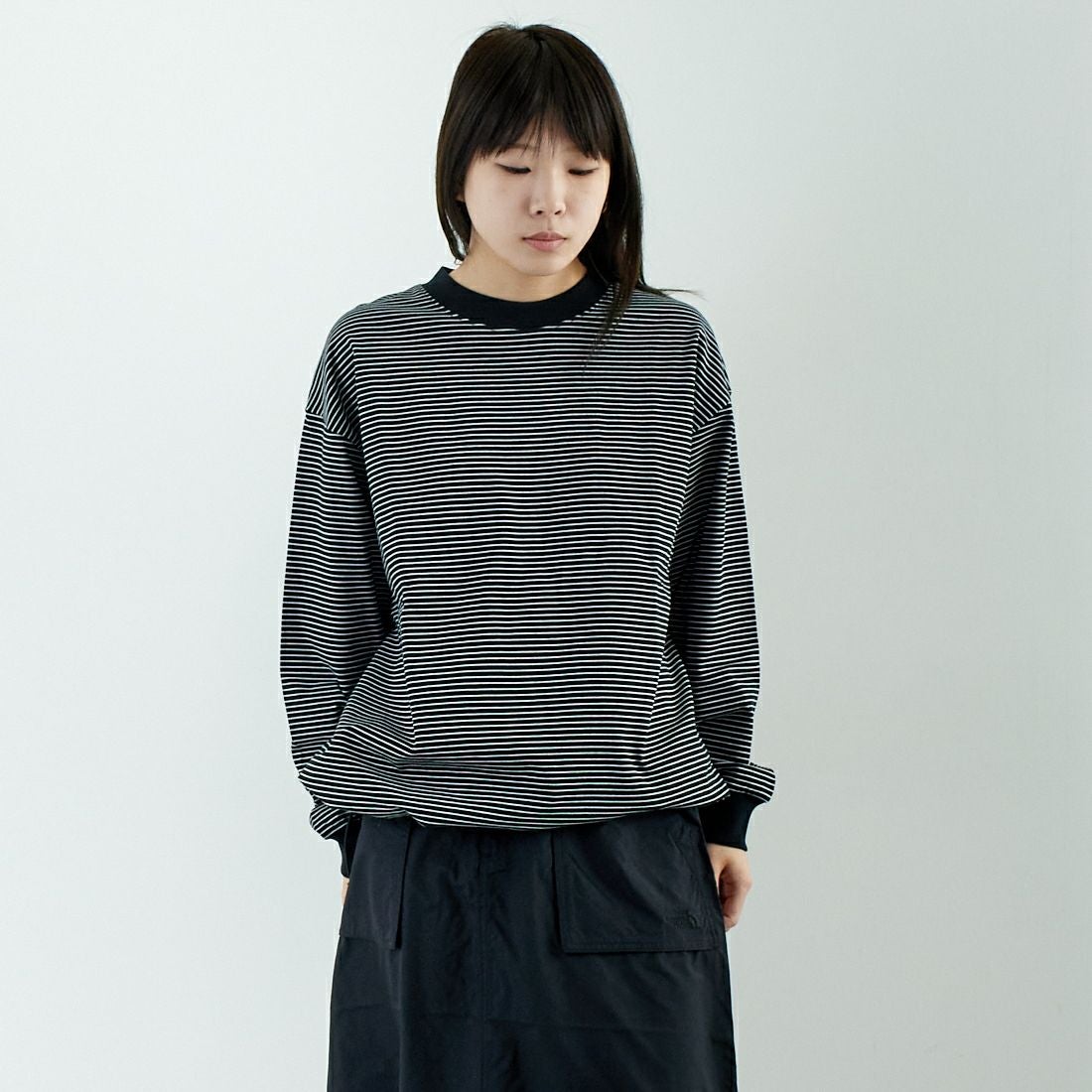 700 BLK/WH&&モデル身長：167cm 着用サイズ：0&&