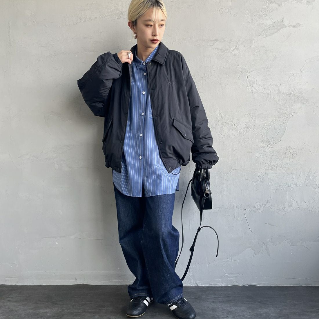 NANGA [ナンガ] ウィメンズ ソフトダウンコーチジャケット [N2501-0J003B] BLK&&モデル身長：150cm 着用サイズ：WM&&