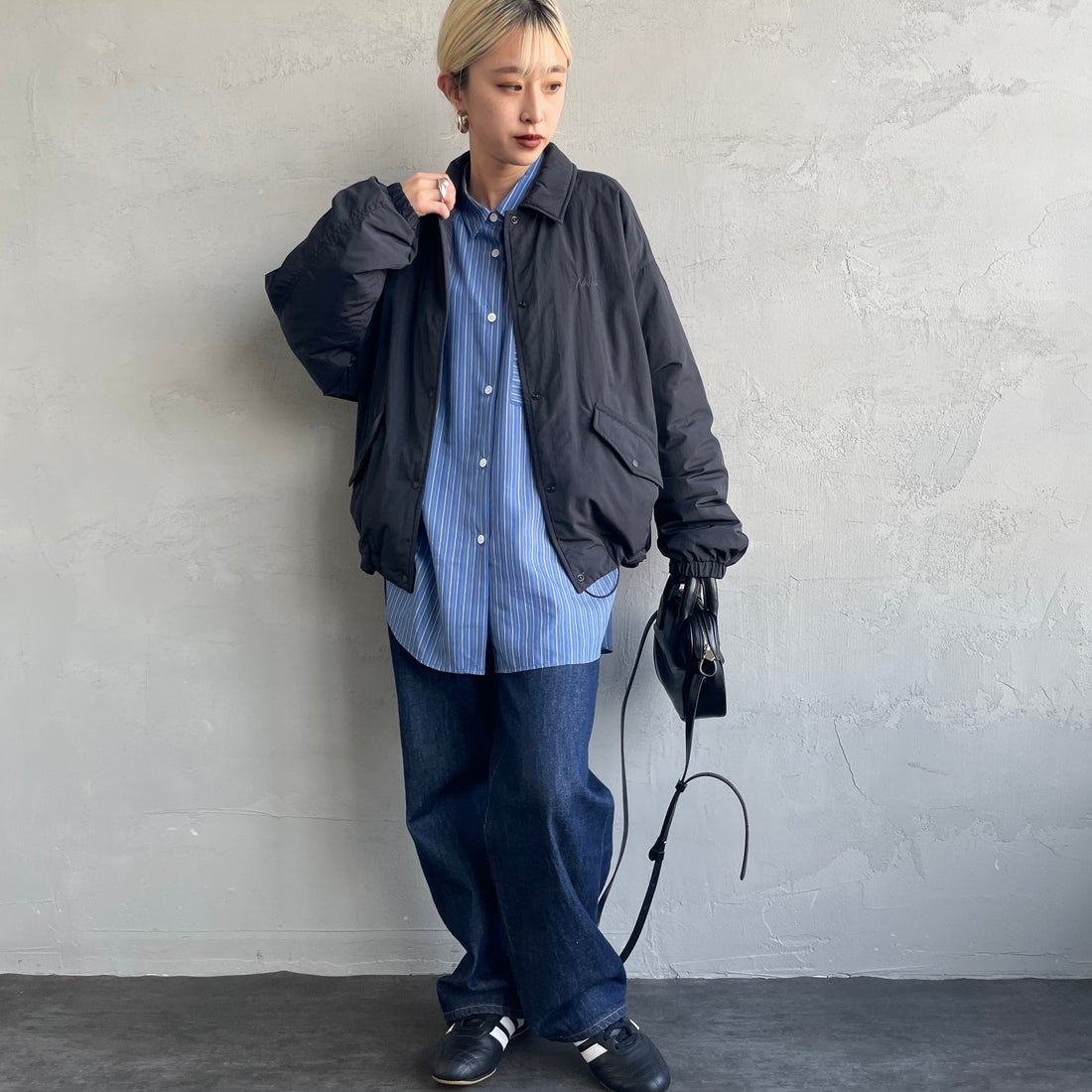 NANGA [ナンガ] ウィメンズ ソフトダウンコーチジャケット [N2501-0J003B] BLK&&モデル身長：150cm 着用サイズ：WM&&