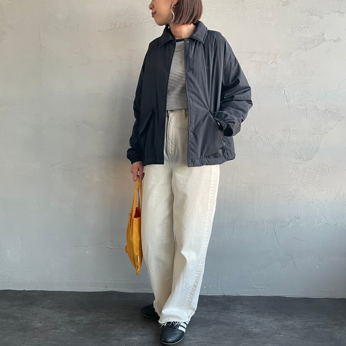 NANGA [ナンガ] ウィメンズ ソフトダウンコーチジャケット [N2501-0J003B] BLK&&モデル身長：159cm 着用サイズ：WM&&