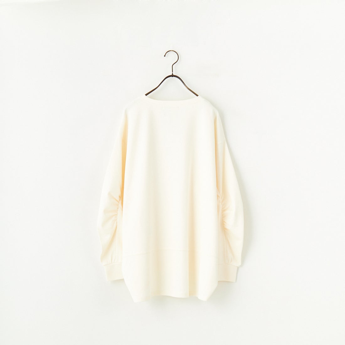 Maison de L'allure [メゾン ドゥ ラリュール] 袖ギャザー前後差バルーンプルオーバー [M25112007] 21 IVORY