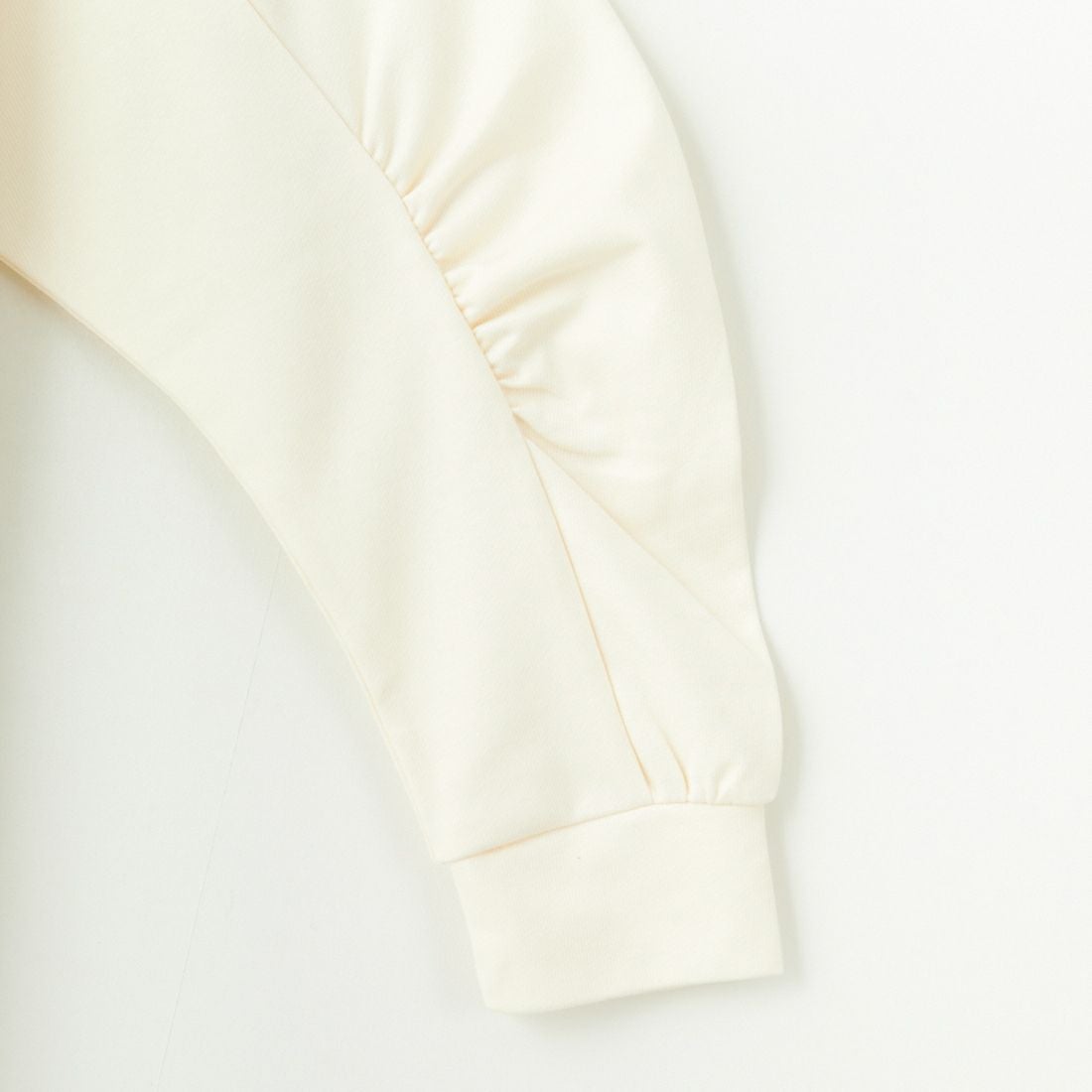Maison de L'allure [メゾン ドゥ ラリュール] 袖ギャザー前後差バルーンプルオーバー [M25112007] 21 IVORY
