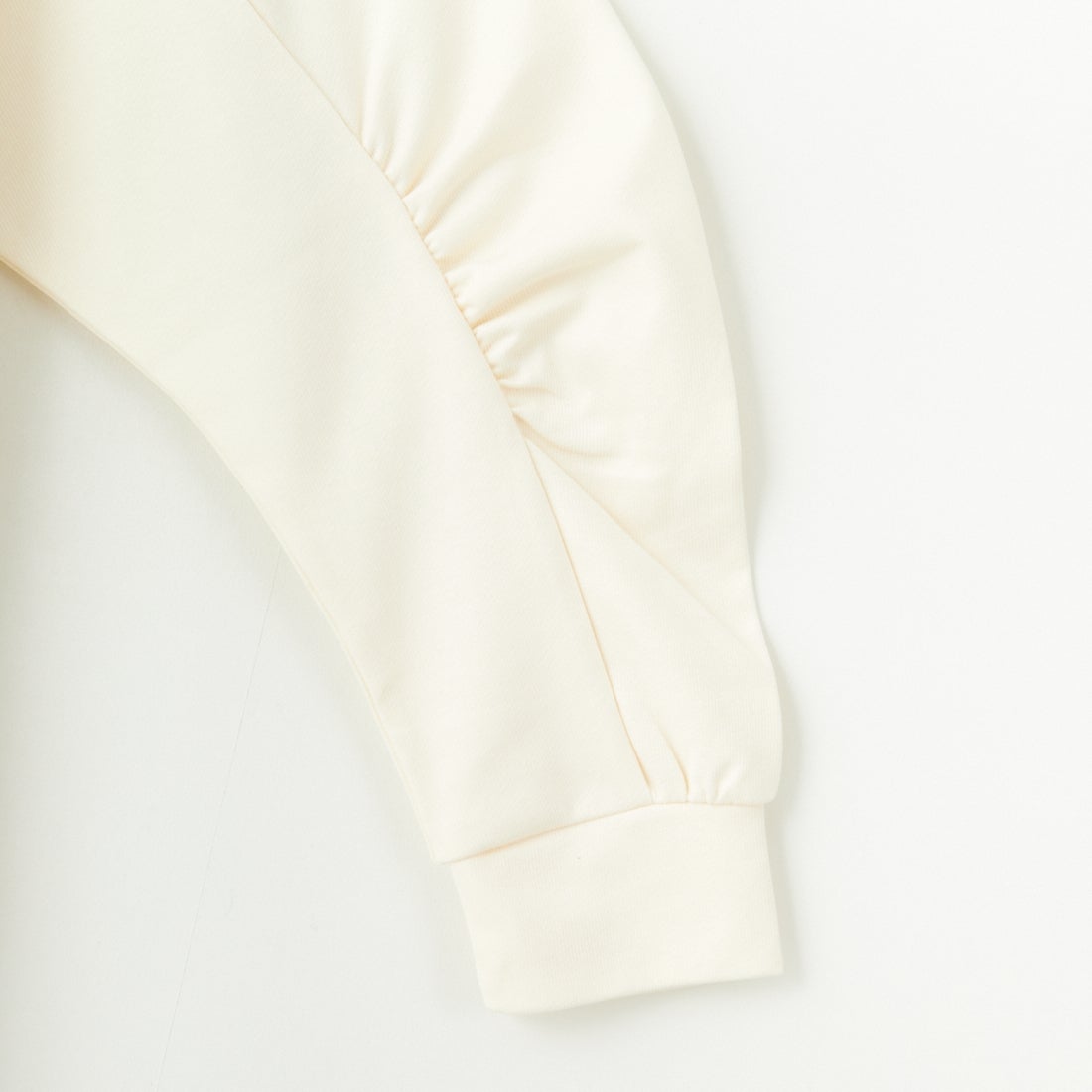 Maison de L'allure [メゾン ドゥ ラリュール] 袖ギャザー前後差バルーンプルオーバー [M25112007] 21 IVORY