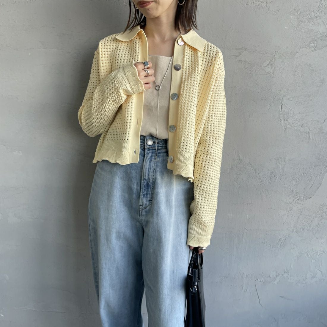 Maison de L'allure [メゾン ドゥ ラリュール] 襟付きメッシュニットプルオーバー [M24141012] 30 CREAM &&モデル身長：158cm 着用サイズ：F&&