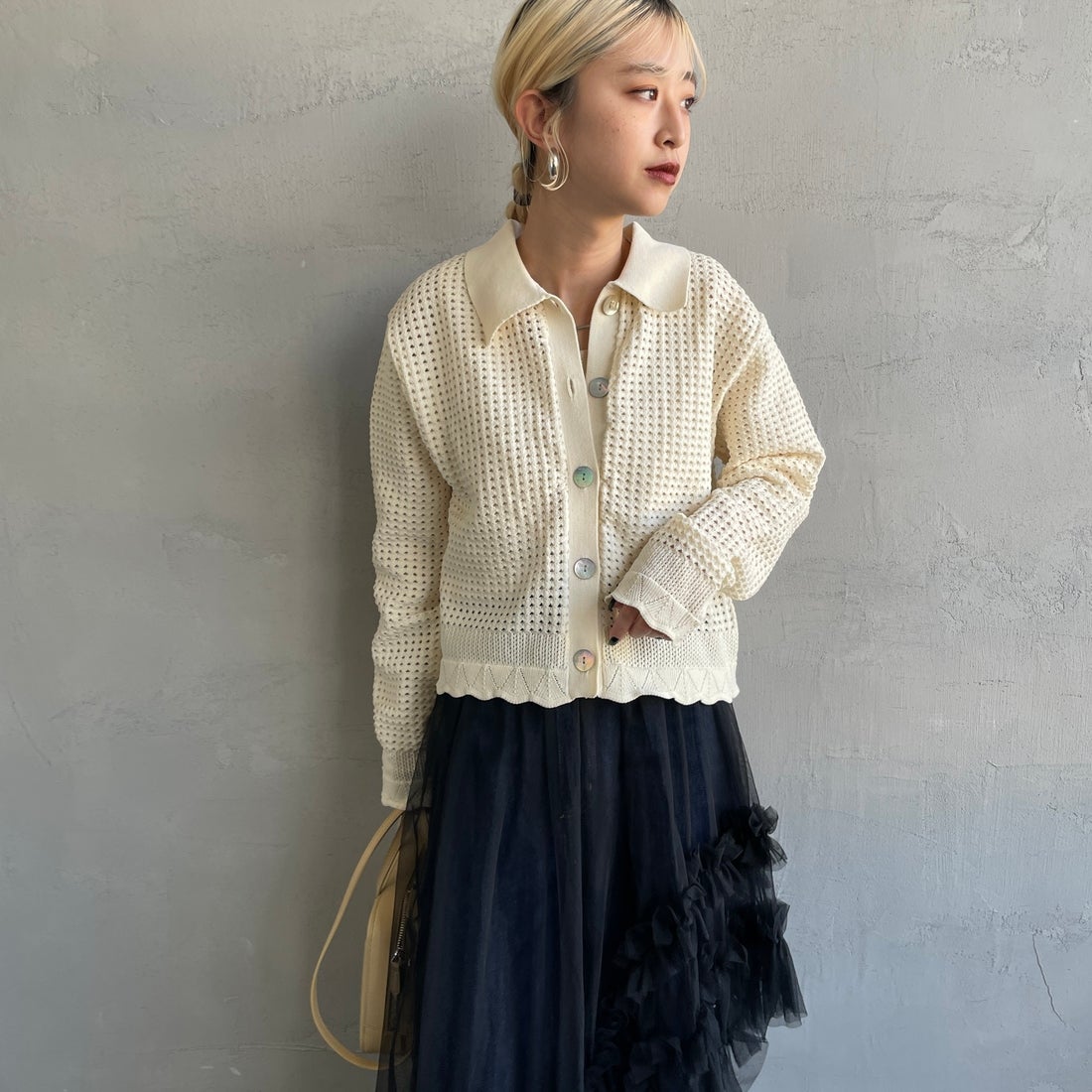 Maison de L'allure [メゾン ドゥ ラリュール] 襟付きメッシュニットプルオーバー [M24141012] 02 OFF &&モデル身長：150cm 着用サイズ：F&&