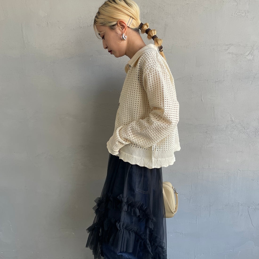 Maison de L'allure [メゾン ドゥ ラリュール] 襟付きメッシュニットプルオーバー [M24141012] 02 OFF &&モデル身長：150cm 着用サイズ：F&&