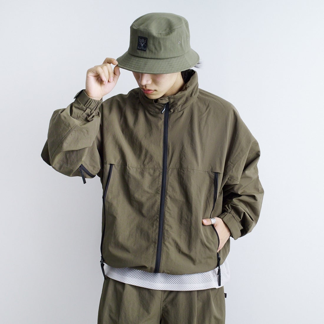 OLIVE&&モデル身長：179cm 着用サイズ：L&&