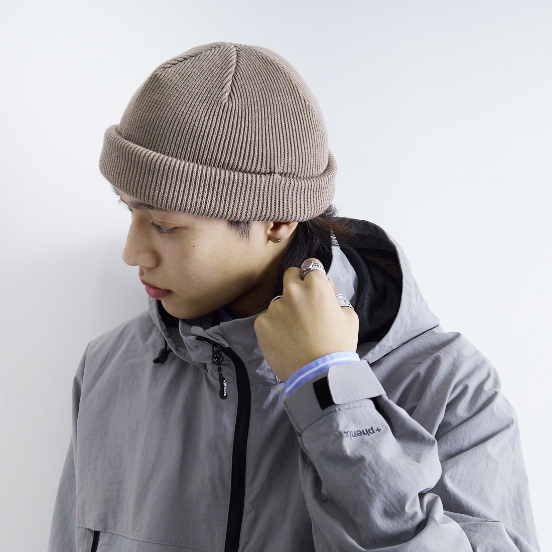 phenix [プラスフェニックス] 別注 LEVEL7 ライトナイロンジャケット [POO-25023IN-JF] GRAY &&モデル身長：179cm 着用サイズ：L&&