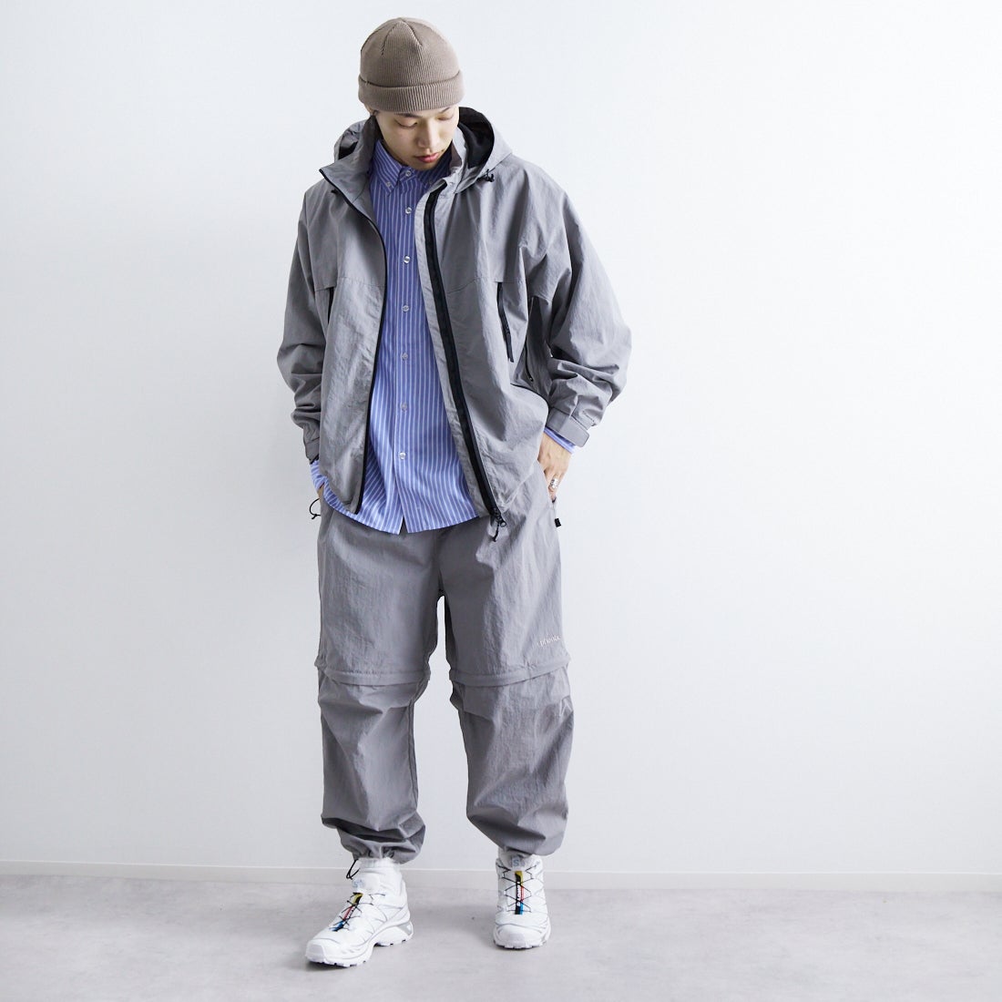 phenix [プラスフェニックス] 別注 LEVEL7 ライトナイロンジャケット [POO-25023IN-JF] GRAY &&モデル身長：179cm 着用サイズ：L&&