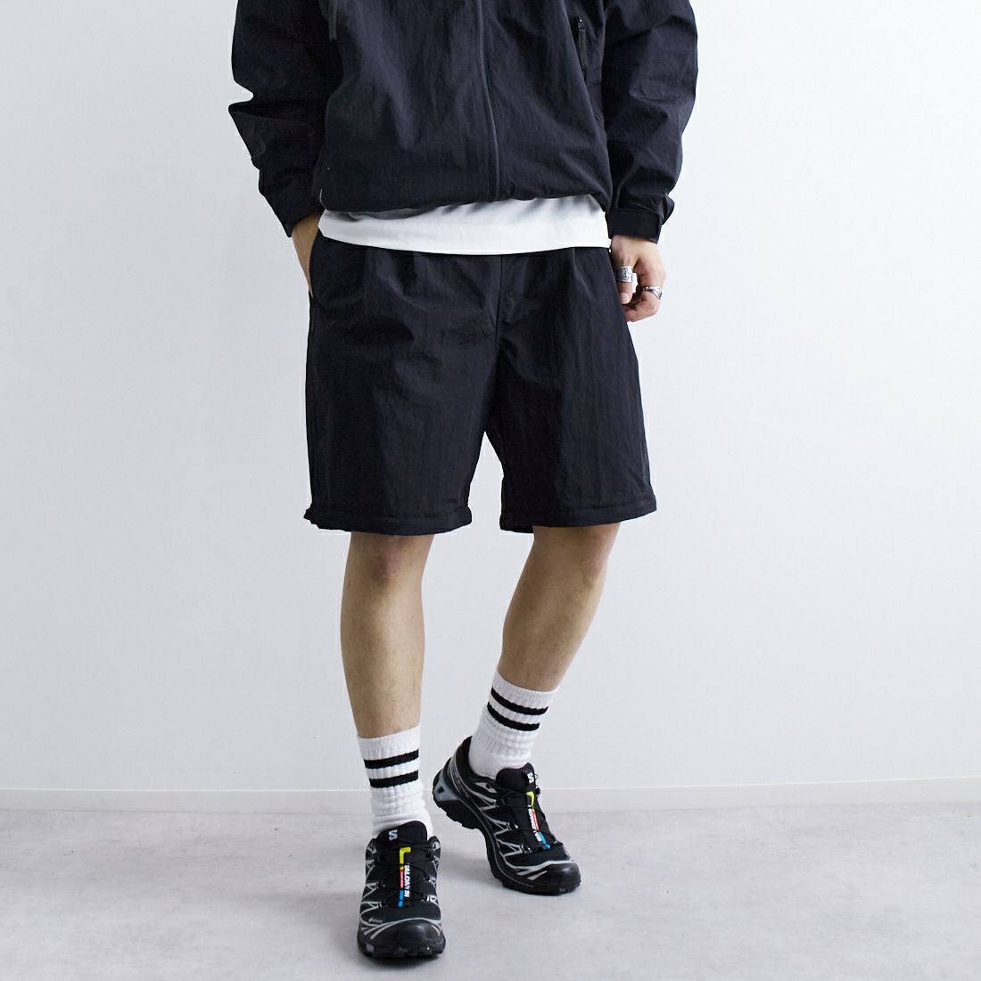 +phenix [プラスフェニックス] 別注 2WAY ナイロンタッサーコンバーチブルパンツ [POB-25007IN-JF] BLACK &&モデル身長：179cm 着用サイズ：L&&