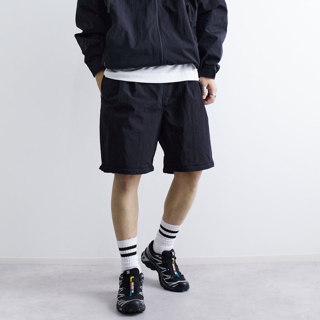 +phenix [プラスフェニックス] 別注 2WAY ナイロンタッサーコンバーチブルパンツ [POB-25007IN-JF] BLACK &&モデル身長：179cm 着用サイズ：L&&