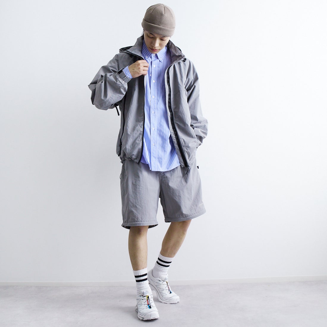+phenix [プラスフェニックス] 別注 2WAY ナイロンタッサーコンバーチブルパンツ [POB-25007IN-JF] GRAY &&モデル身長：179cm 着用サイズ：L&&
