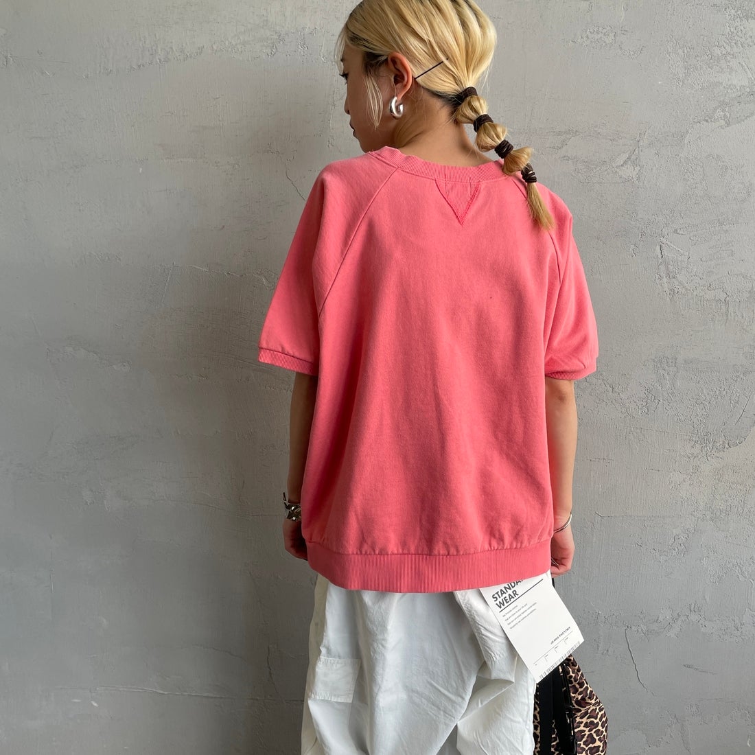 HANDTEX [ハンドテックス] 別注 ロゴプリント ラグランスリーブスウェット [HT7-CST-IN5-JF] ﾋﾟﾝｸ &&モデル身長：150cm 着用サイズ：F&&