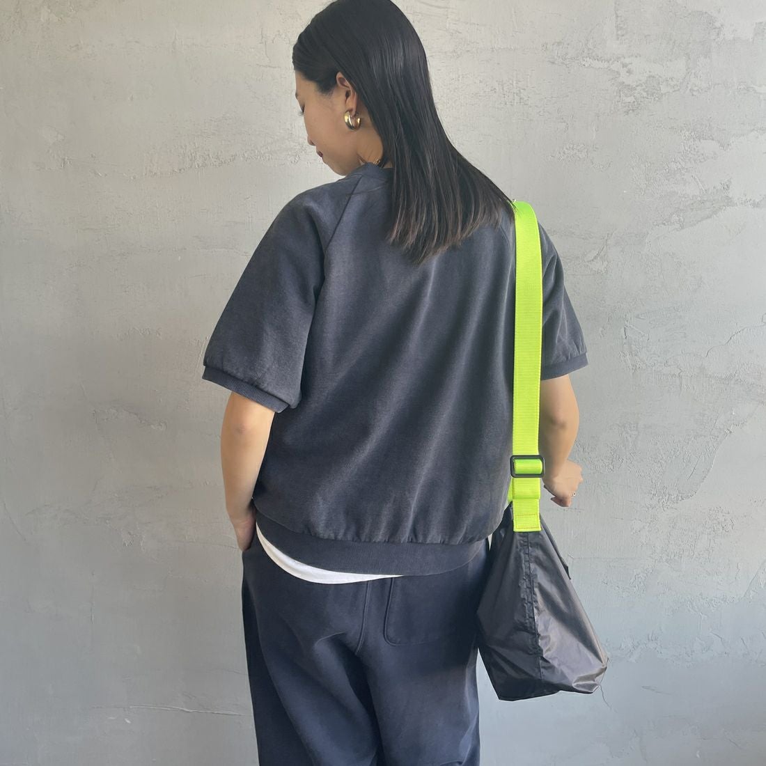 HANDTEX [ハンドテックス] 別注 ロゴプリント ラグランスリーブスウェット [HT7-CST-IN5-JF] ﾈｲﾋﾞｰ &&モデル身長：163cm 着用サイズ：F&&