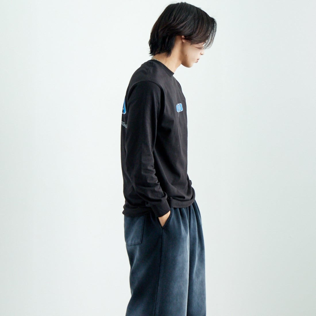 toy machine [トイマシーン] ハローセクト ロングスリーブTシャツ [TMPFLT4] BLACK &&モデル身長：179cm 着用サイズ：M&&