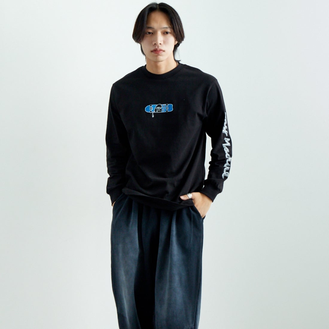 toy machine [トイマシーン] ハローセクト ロングスリーブTシャツ [TMPFLT4] BLACK &&モデル身長：179cm 着用サイズ：M&&