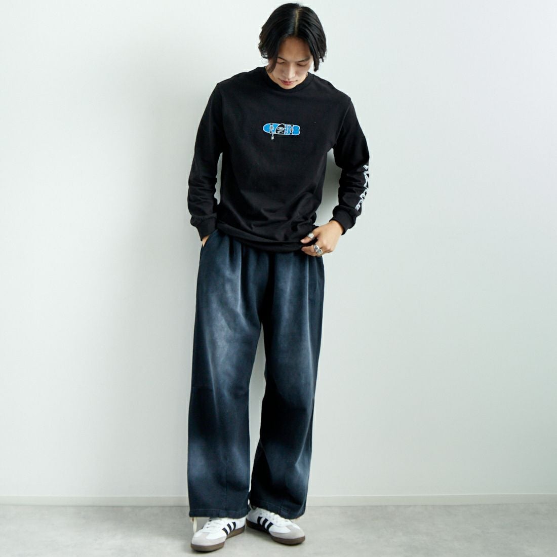 toy machine [トイマシーン] ハローセクト ロングスリーブTシャツ [TMPFLT4] BLACK &&モデル身長：179cm 着用サイズ：M&&