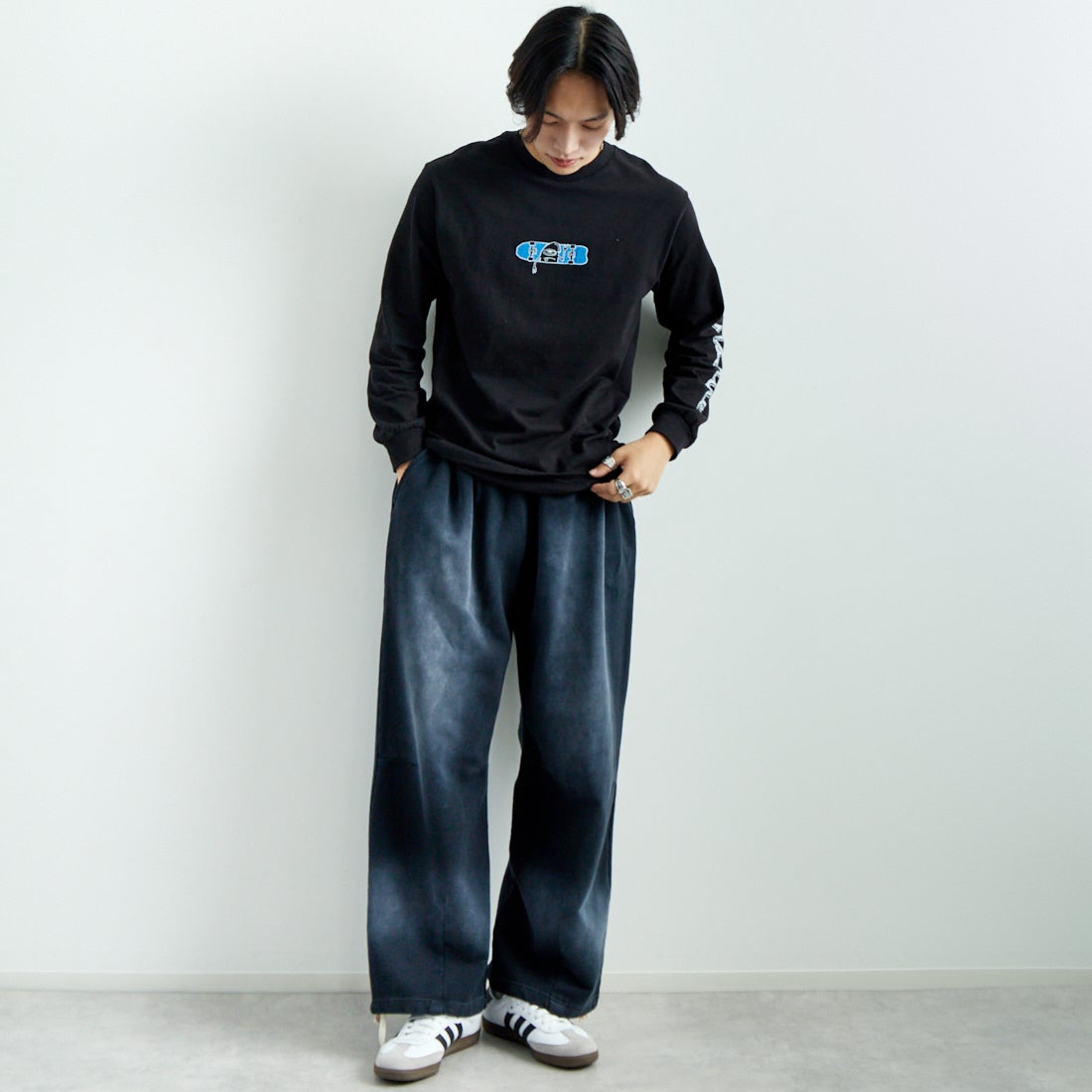 toy machine [トイマシーン] ハローセクト ロングスリーブTシャツ [TMPFLT4] BLACK &&モデル身長：179cm 着用サイズ：M&&