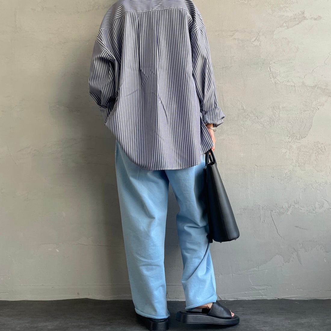 HANDTEX [ハンドテックス] 別注 ワンポイントロゴ ワイドストレートスウェットパンツ [HT1-PT-IN5-JF] ｻｯｸｽ &&モデル身長：158cm 着用サイズ：F&&