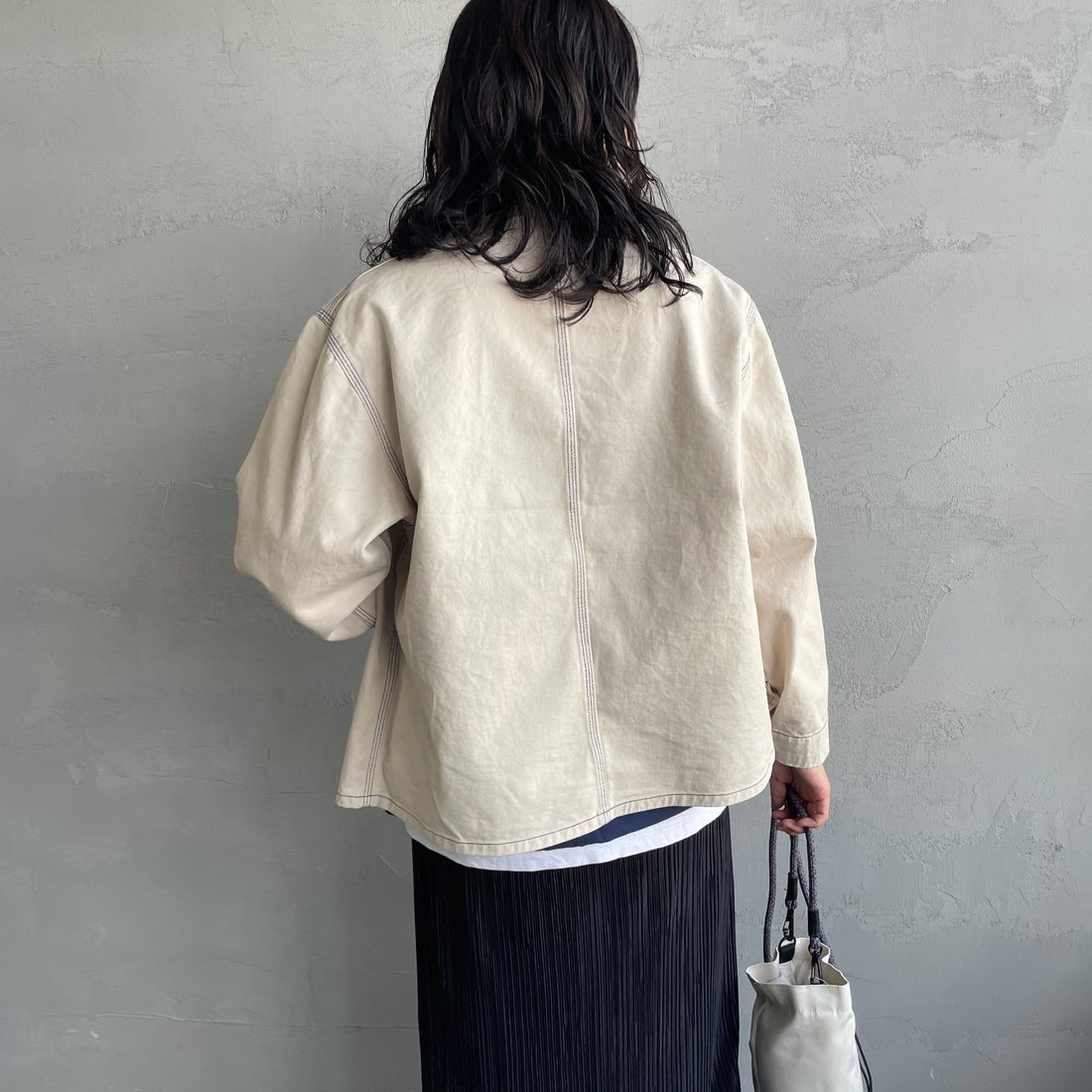 UNIVERSAL OVERALL [ユニバーサルオーバーオール] 別注 配色ステッチカバーオールジャケット [U2512403IN-JF] IVORY &&モデル身長：160cm 着用サイズ：F&&