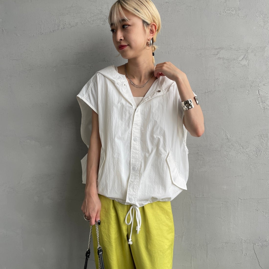 WHITE&&モデル身長：150cm 着用サイズ：M&&