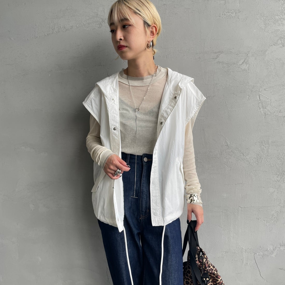 MILITARY [ミリタリー] 別注 スノーパーカーベスト [T-25389007-JF] WHITE &&モデル身長：150cm 着用サイズ：M&&