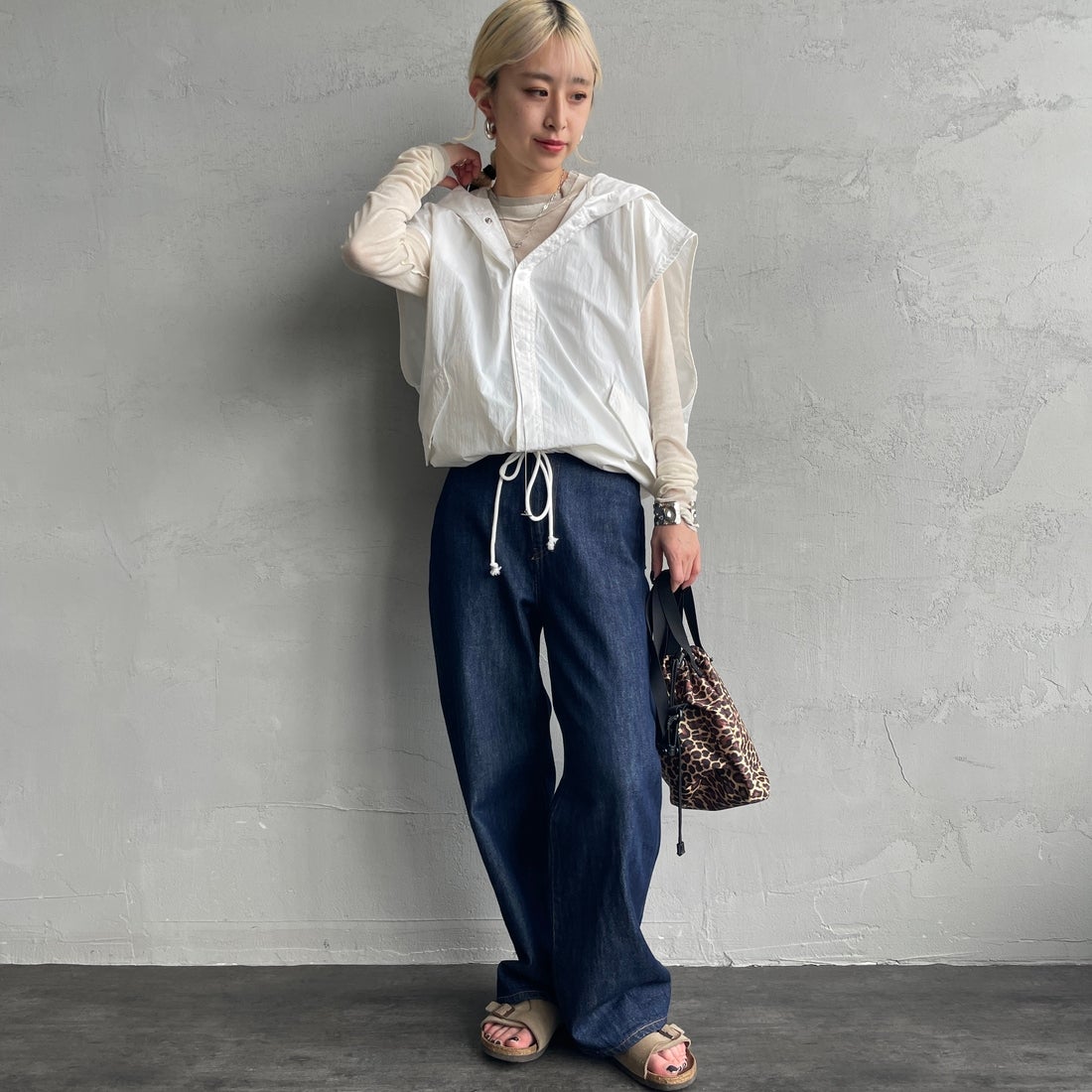 MILITARY [ミリタリー] 別注 スノーパーカーベスト [T-25389007-JF] WHITE &&モデル身長：150cm 着用サイズ：M&&