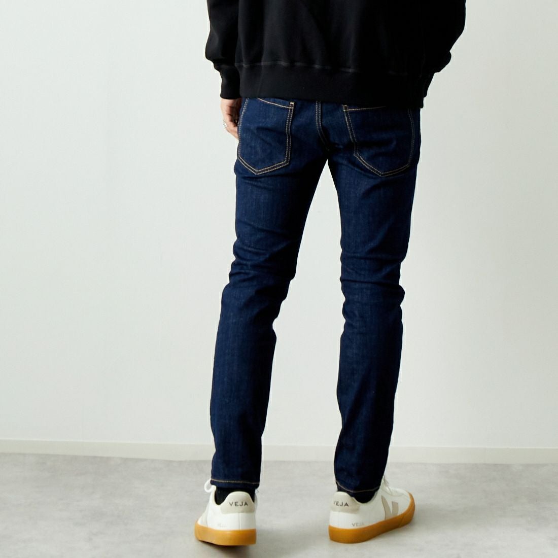 Dsquared2 [ディースクエアード] スケータージーンズ [74LB1425-30664] 470 NAVY B &&モデル身長：179cm 着用サイズ：46&&