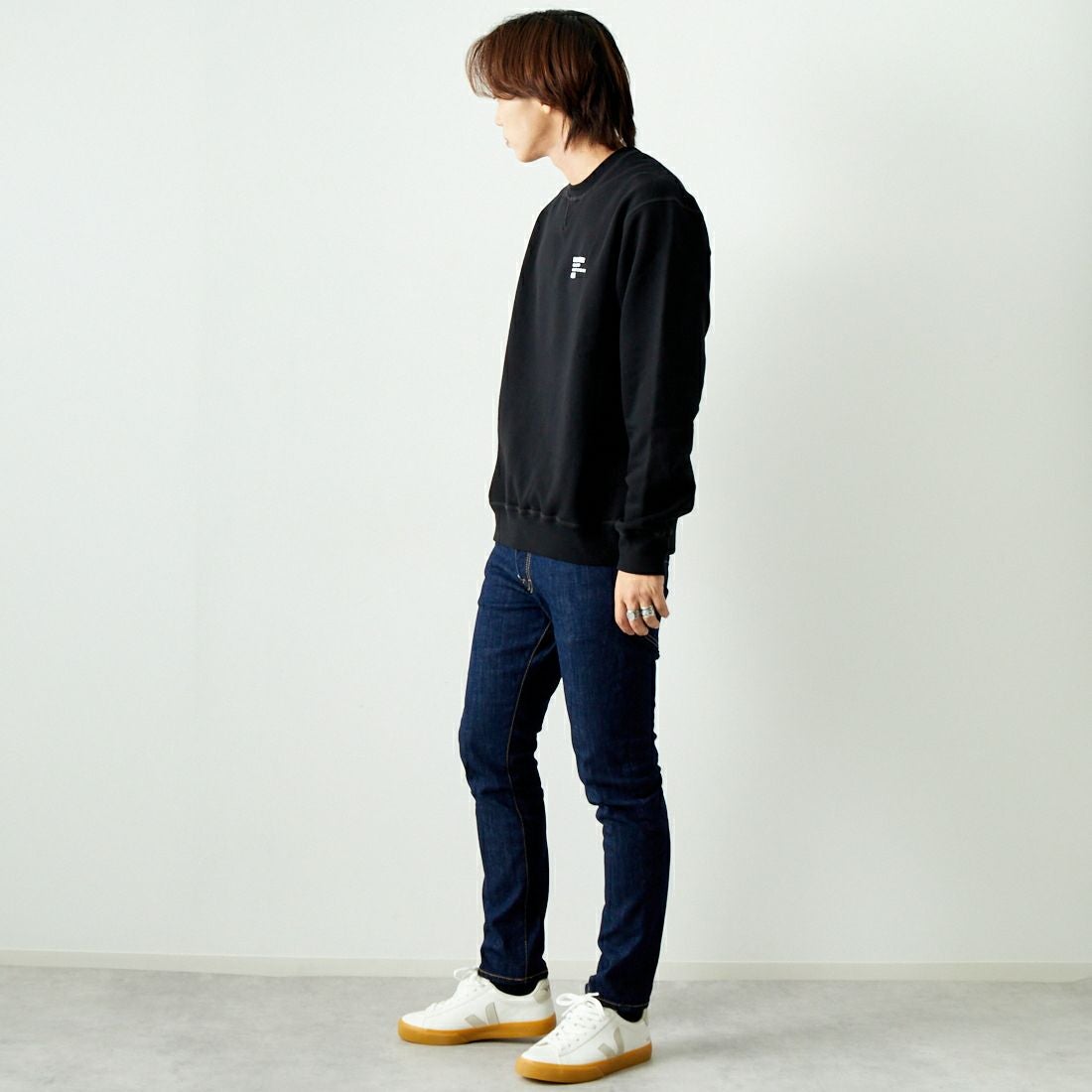 Dsquared2 [ディースクエアード] スケータージーンズ [74LB1425-30664] 470 NAVY B &&モデル身長：179cm 着用サイズ：46&&