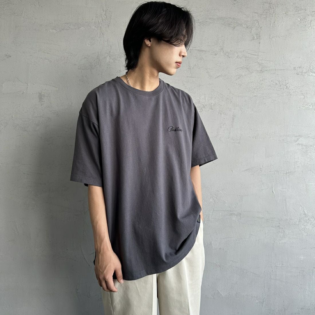 PENDLETON [ペンドルトン] 別注 ピグメント染め ネイティブ柄バックプリントTシャツ [5275-0206-JF] SUMIKURO &&モデル身長：179cm 着用サイズ：XL&&