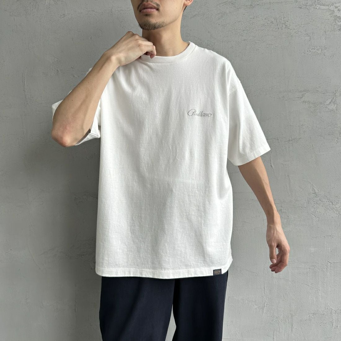PENDLETON [ペンドルトン] 別注 ピグメント染め ネイティブ柄バックプリントTシャツ [5275-0206-JF] WHITE &&モデル身長：168cm 着用サイズ：M&&