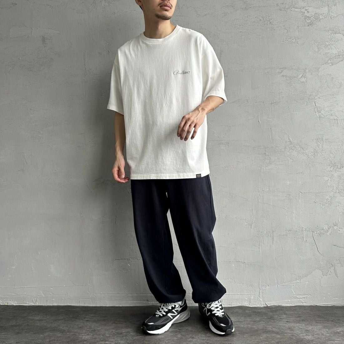 PENDLETON [ペンドルトン] 別注 ピグメント染め ネイティブ柄バックプリントTシャツ [5275-0206-JF] WHITE &&モデル身長：168cm 着用サイズ：M&&