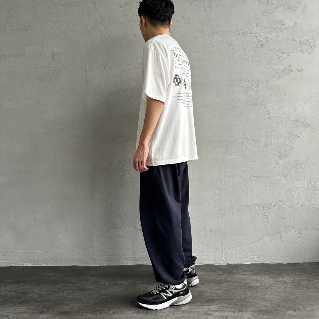 PENDLETON [ペンドルトン] 別注 ピグメント染め ヒストリーロゴバックプリントTシャツ [5275-0207-JF] WHITE &&モデル身長：168cm 着用サイズ：M&&