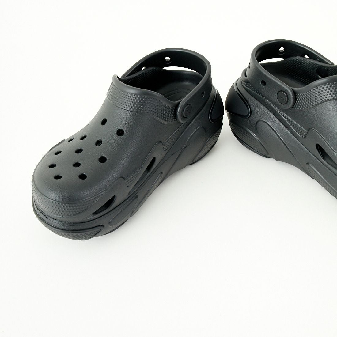 Crocs [クロックス] バブルクラッシュクロッグ [210061] BLACK