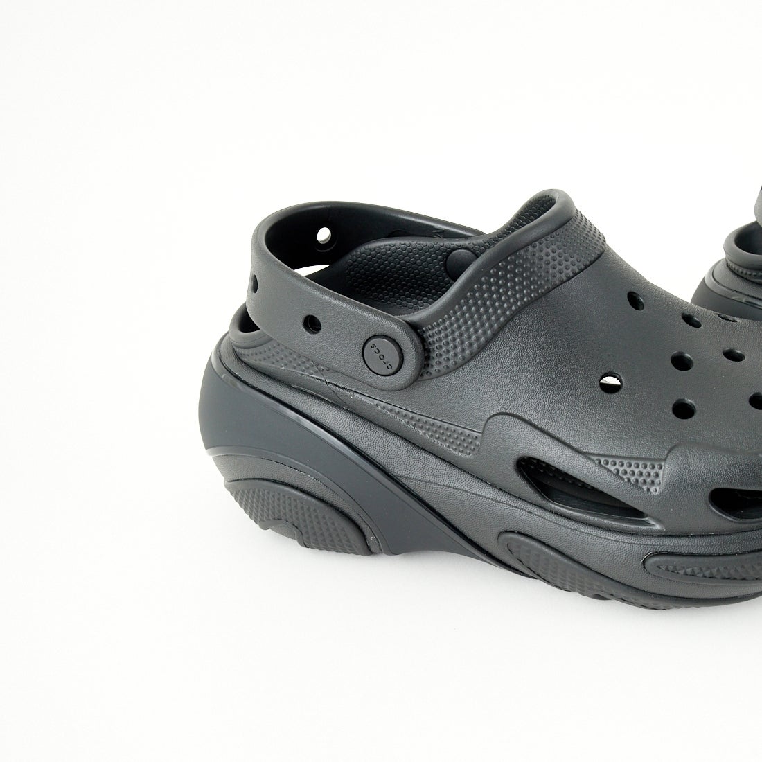 Crocs [クロックス] バブルクラッシュクロッグ [210061] BLACK
