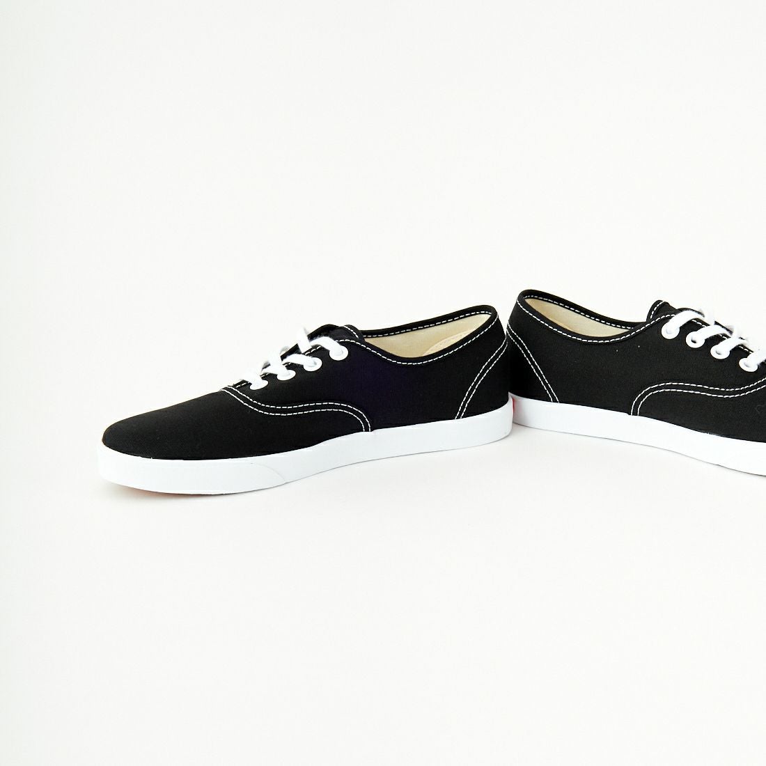 VANS [バンズ] オーセンティック ロープロ [VN000D04BZW] BLACK/WHIT