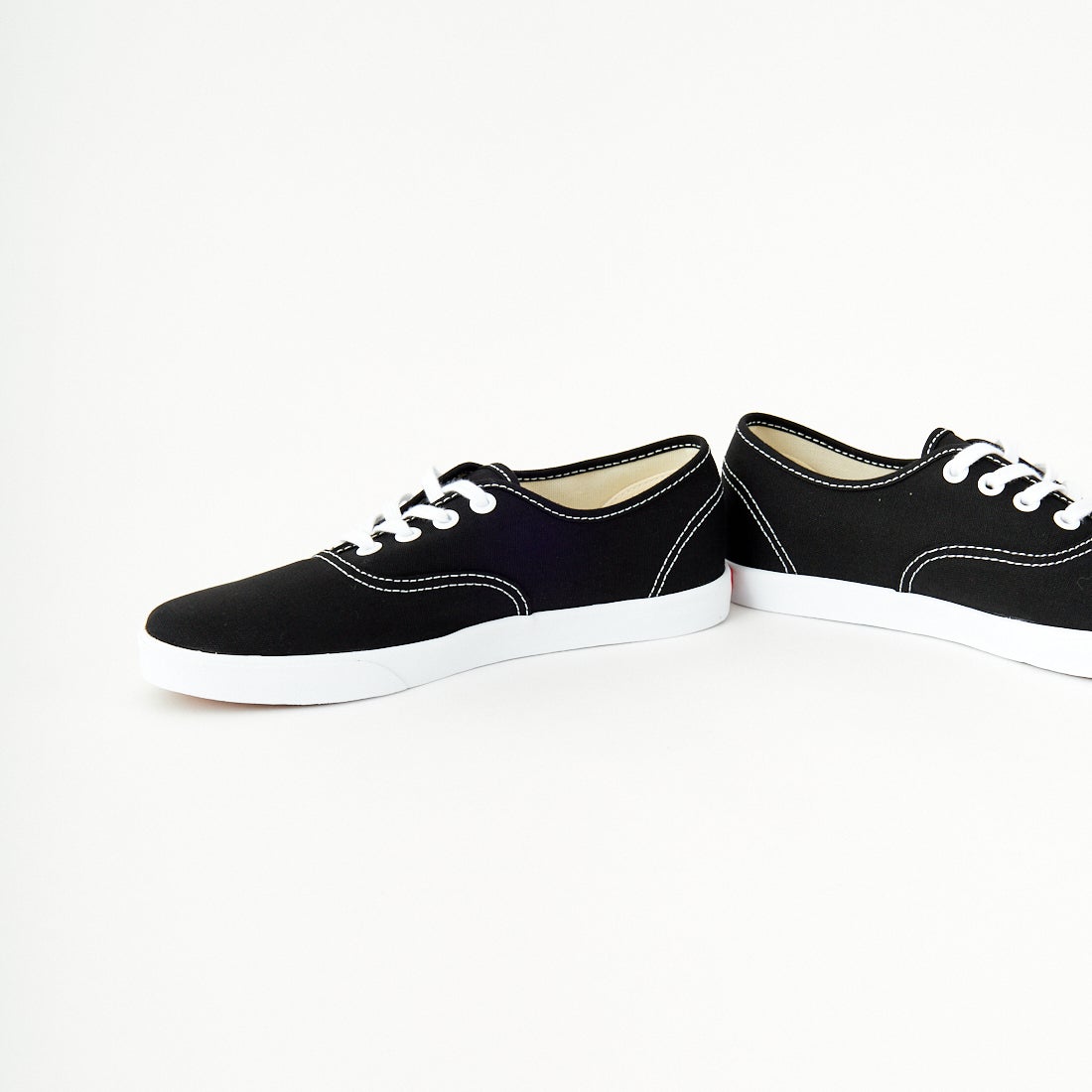 VANS [バンズ] オーセンティック ロープロ [VN000D04BZW] BLACK/WHIT