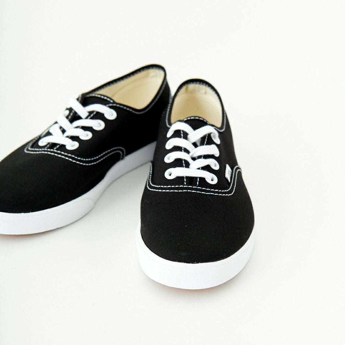 VANS [バンズ] オーセンティック ロープロ [VN000D04BZW] BLACK/WHIT