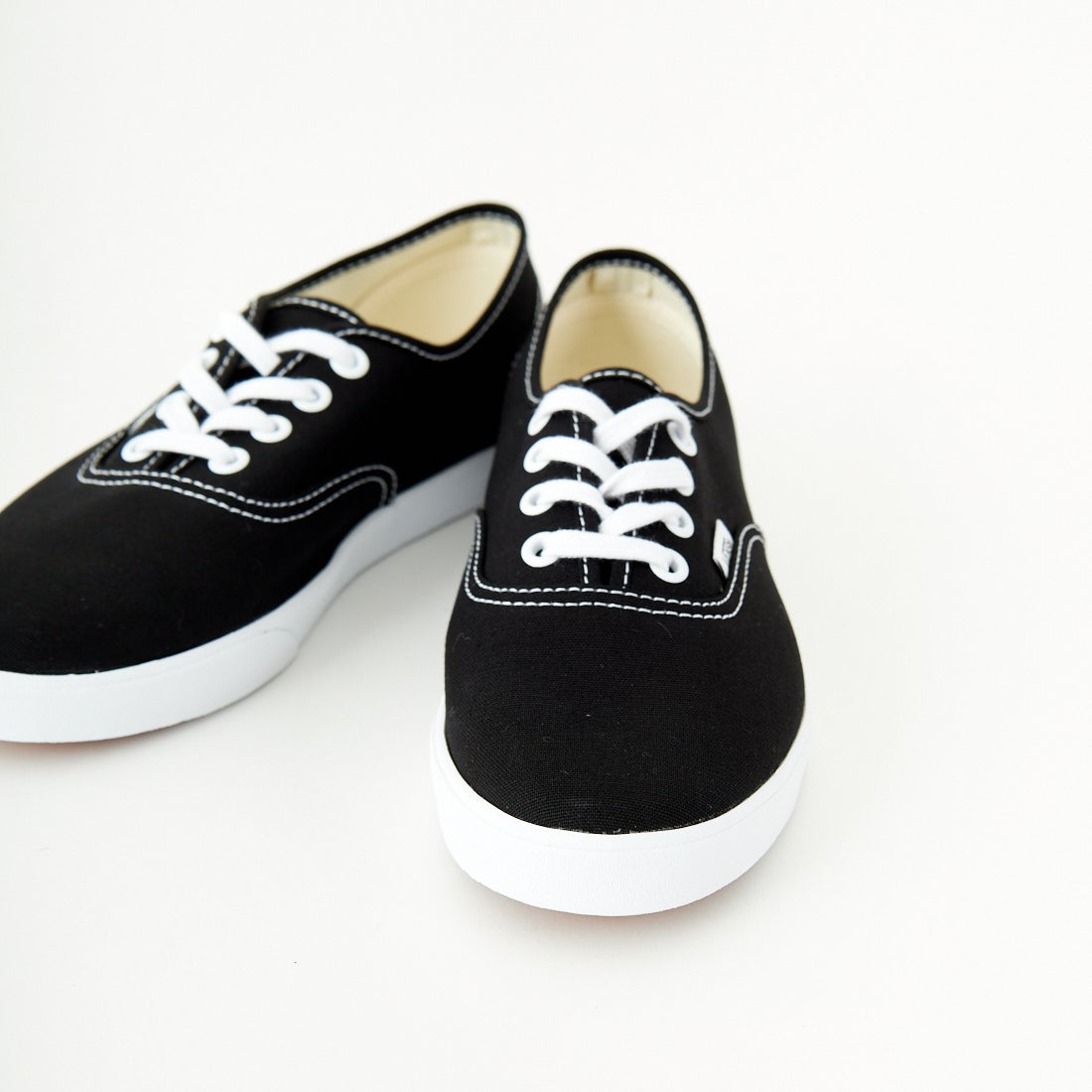 VANS [バンズ] オーセンティック ロープロ [VN000D04BZW] BLACK/WHIT
