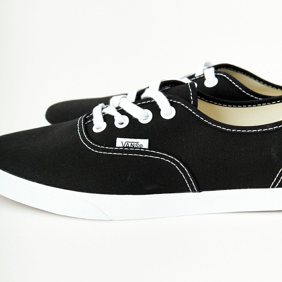 VANS [バンズ] オーセンティック ロープロ [VN000D04BZW] BLACK/WHIT
