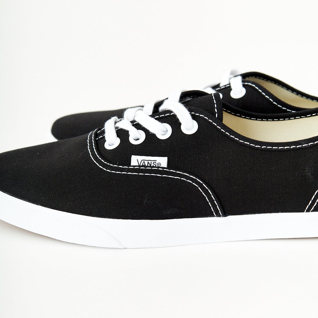 VANS [バンズ] オーセンティック ロープロ [VN000D04BZW] BLACK/WHIT