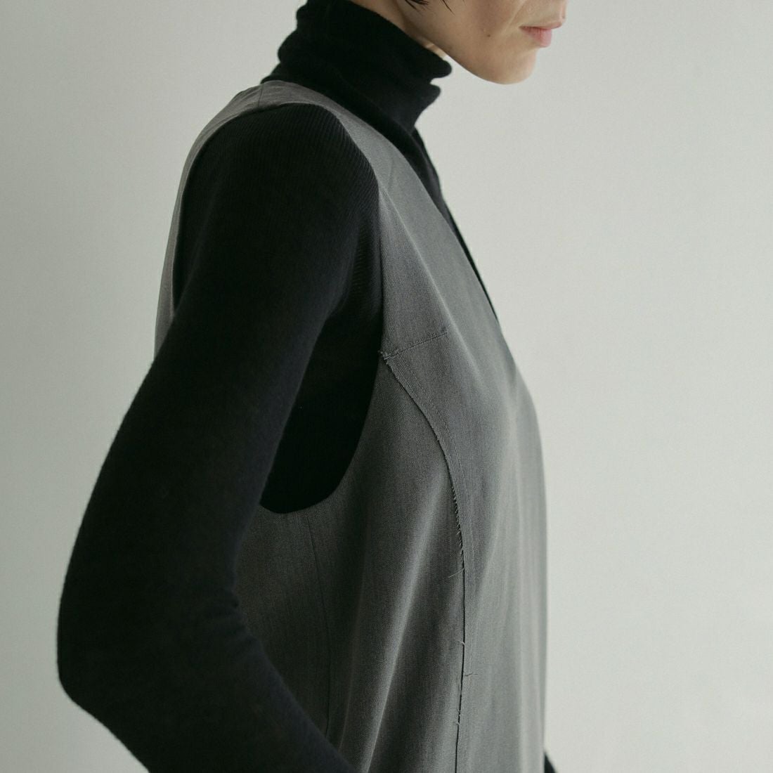 anuke [アンヌーク] カットオフVネックワンピース [62510324] GRY