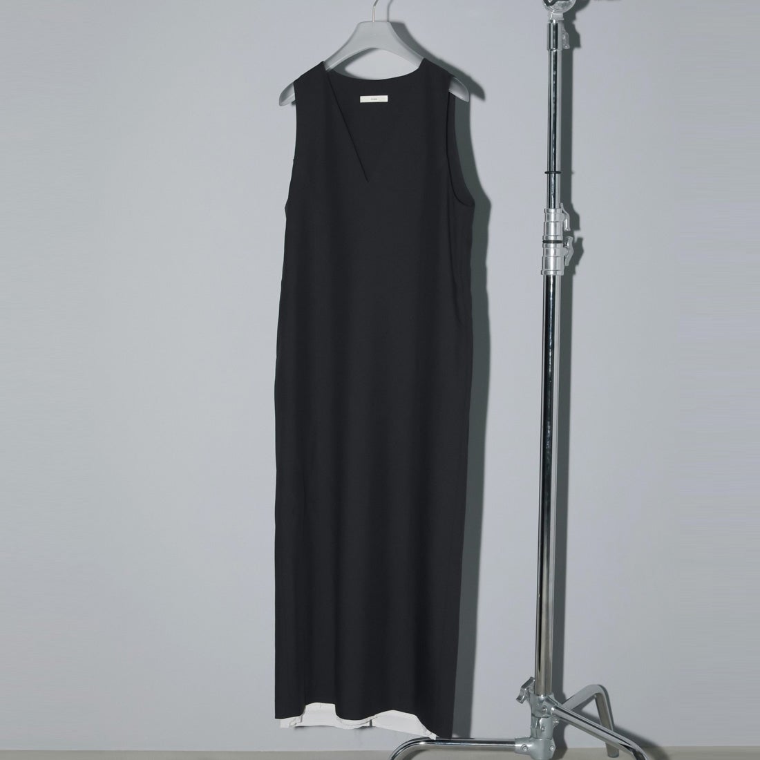 anuke [アンヌーク] カットオフVネックワンピース [62510324] BLK