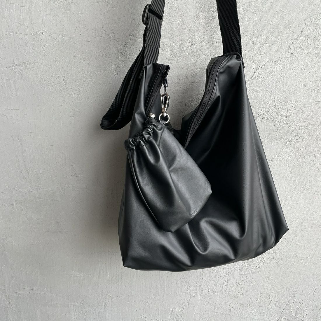 anuke [アンヌーク] レザーミニポーチ [62511010] BLK