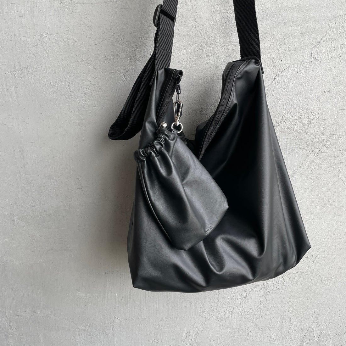 anuke [アンヌーク] レザーミニポーチ [62511010] BLK