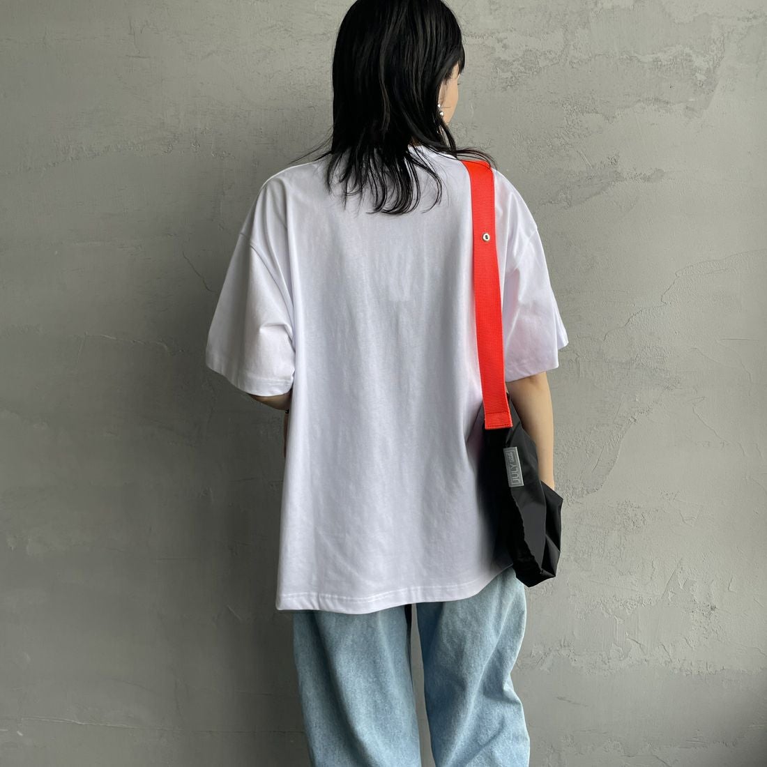 Fanatics [ファナティクス] 別注 MLB ワンポイントロゴ刺繍Tシャツ [ML0124FW0013-1-JF] WHITE &&モデル身長：160cm 着用サイズ：S&&